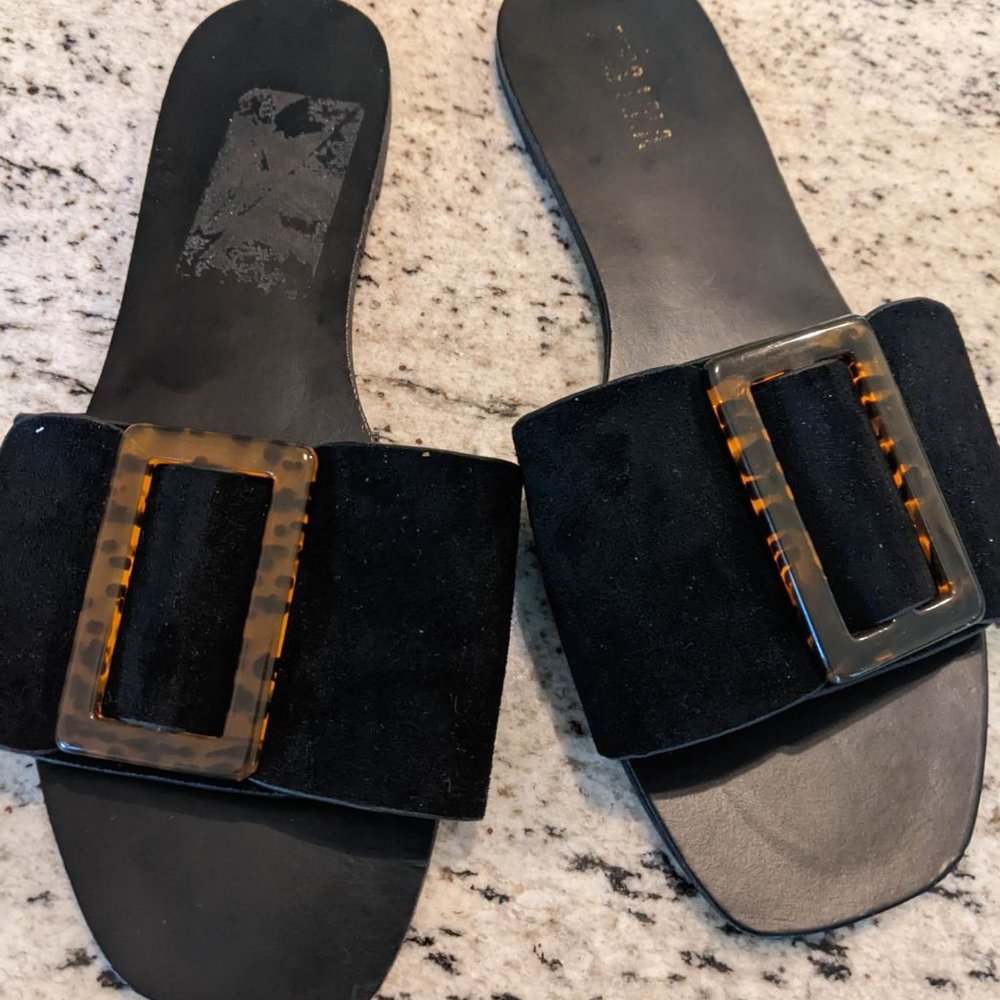Miss Lola Slides